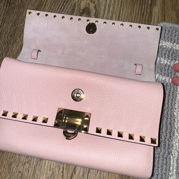 Authentic Valentino Rockstud clutch/crossbody bag. - Picture 11 of 16
